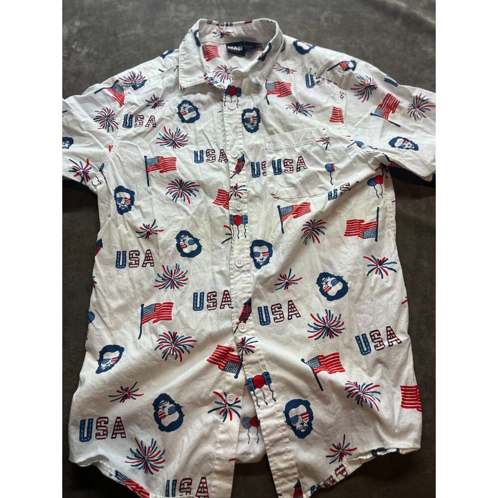 Mad Engine Patriotic Flag Men’s‎ Small Button-Down Short-Sleeve Shirt